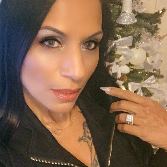 Meet your Posher, Ana - Picture 1 of 1